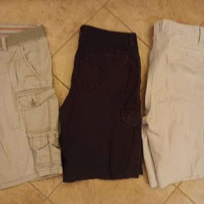MENS SHORTS SIZE 36 AND LOUNGING PANTS SIZE LARGE