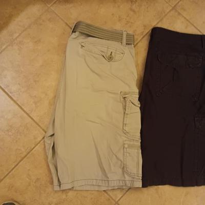 MENS SHORTS SIZE 36 AND LOUNGING PANTS SIZE LARGE