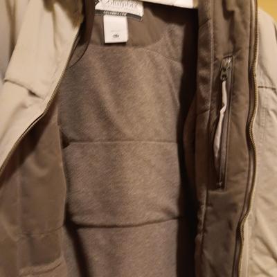 MENS COLUMBIA LINED COAT SIZE XL