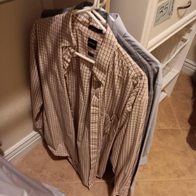 MENS SHORT AND LONG SLEEVED BUTTON UP SHIRTS SIZE LARGE