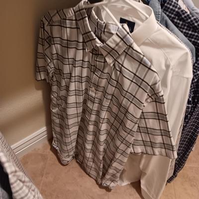 MENS SHORT AND LONG SLEEVED BUTTON UP SHIRTS SIZE LARGE