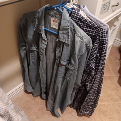 MENS SHORT AND LONG SLEEVED BUTTON UP SHIRTS SIZE LARGE