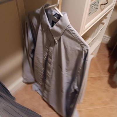 MENS SHORT AND LONG SLEEVED BUTTON UP SHIRTS SIZE LARGE