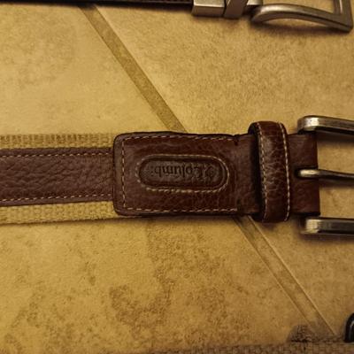 2 MENS COLUMBIA LEATHER BELTS, 1 CLOTH SIZE 36 AND 2 HATS SIZE MEDIUM