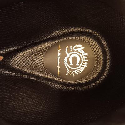 2 MENS COLUMBIA LEATHER BELTS, 1 CLOTH SIZE 36 AND 2 HATS SIZE MEDIUM