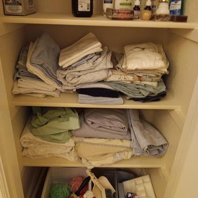KING SIZE SHEETS AND PILLOWCASES, PLASTIC BASKETS AND MORE