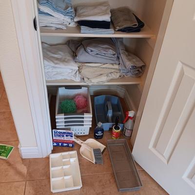 KING SIZE SHEETS AND PILLOWCASES, PLASTIC BASKETS AND MORE