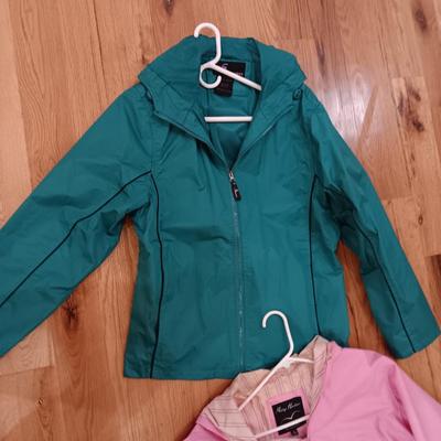 2 LADIES RAIN COATS (XL) AND A LIGHT JACKET (XL) PLUS AN UMBRELLA