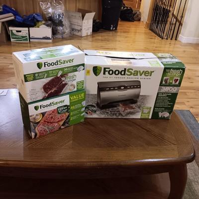 GENTLY USED FOOD SAVER 3800 SERIES WITH BAGS