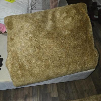 Faux fur blanket