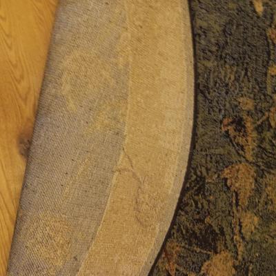 ROUND AREA RUG, IRON SIDE TABLE WITH TILE TOP AND 2 DOOR MATS
