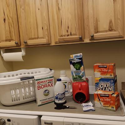 LAUNDRY DETERGENTS AND 2 LAUNDRY BASKETS