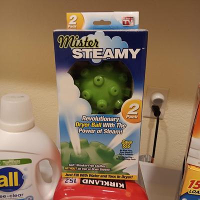 LAUNDRY DETERGENTS AND 2 LAUNDRY BASKETS