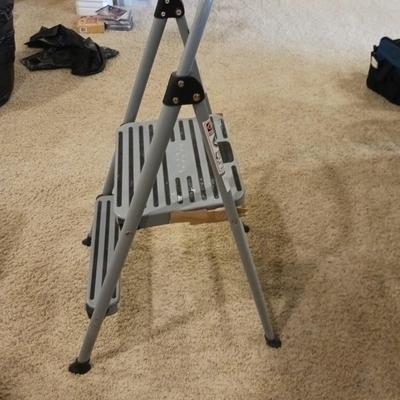 FOLDING STEP STOOL AND STORAGE TOTES