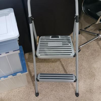 FOLDING STEP STOOL AND STORAGE TOTES
