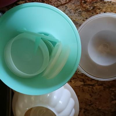 TUPPERWARE FOOD STORAGE CONTAINERS