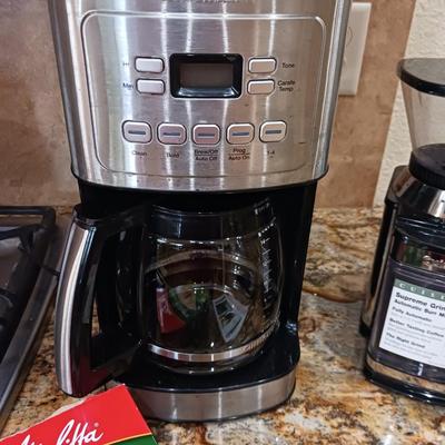 CUISINART SUPREME GRIND BURR MILL & CUISINART PROGRAMMABLE COFFEE MAKER