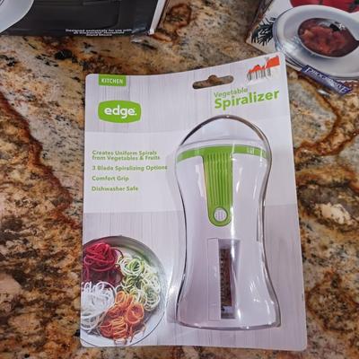 KITCHENAID SLICER & SHREDDER, LADLE CRADLE & VEGY SPIRALIZER