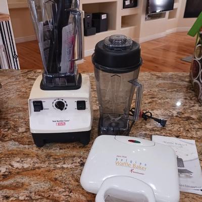 VITA-MIX JUICER AND BELGIUM WAFFLE BAKER