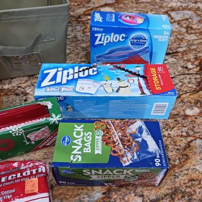 FOOD STORAGE CONTAINERS AND BAGS