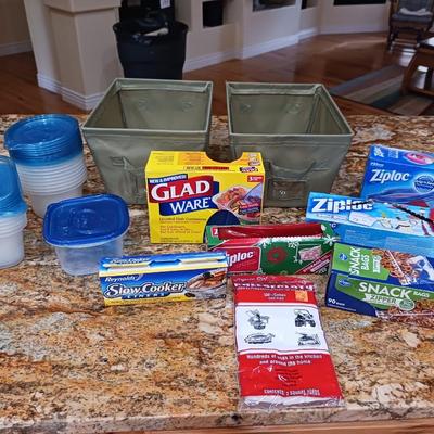FOOD STORAGE CONTAINERS AND BAGS