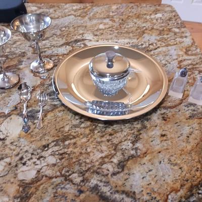SERVING PIECES