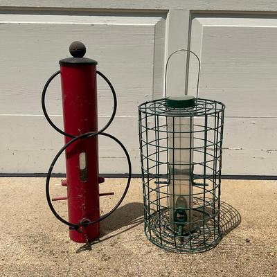 G360 Two Bird Feeders
