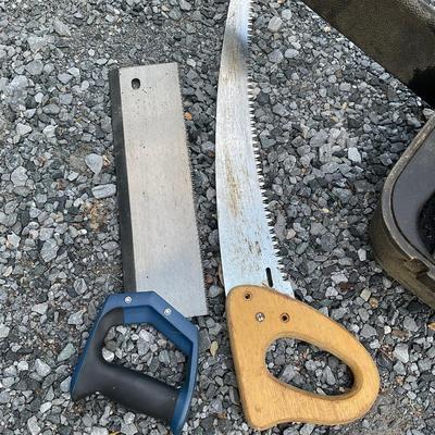 G366 Poulan Chainsaw (Type III) With Handsaws