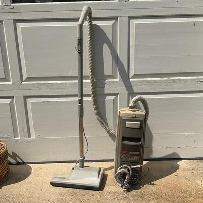 G374 Electrolux Advantage Series Vacuum