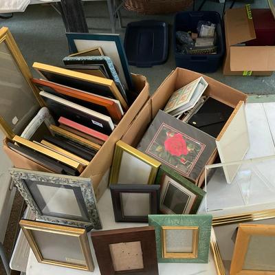 G376 Assortment Of Picture Frames Lot