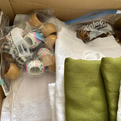 G379 Large Assortment of Linens
