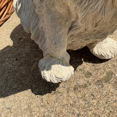 G382 Wicker Dog Basket With King Charles Spaniel With Broken Foot