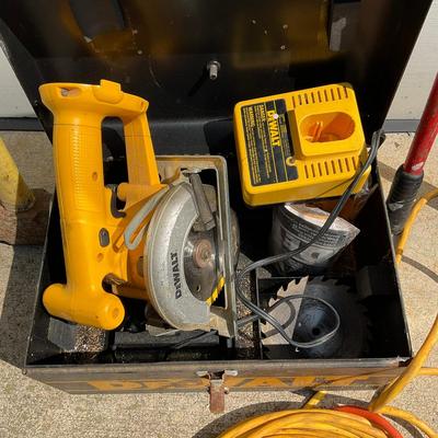 G383 Dewalt Trim Saw With Trap, Sledgehammer, Torch, Extension Cord