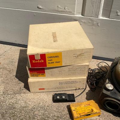 G388 Kodak Carousel 850 With Kodak Carousel 140 Slide Trays