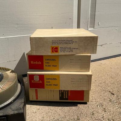 G388 Kodak Carousel 850 With Kodak Carousel 140 Slide Trays