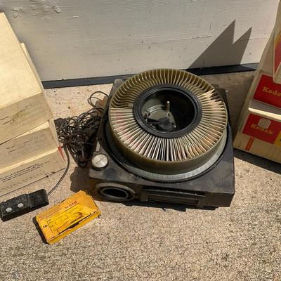 G388 Kodak Carousel 850 With Kodak Carousel 140 Slide Trays