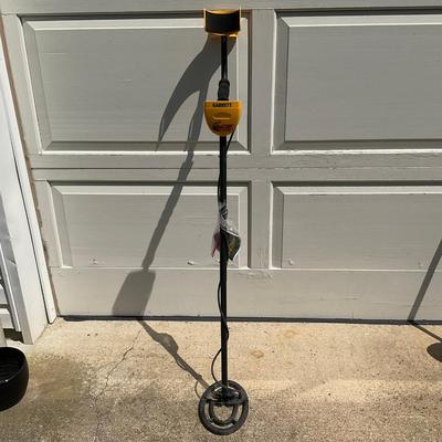 G392 Garret Ace 150 Performance Metal Detector