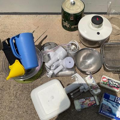 G402 Kitchen Items/Cooking Tools Lot