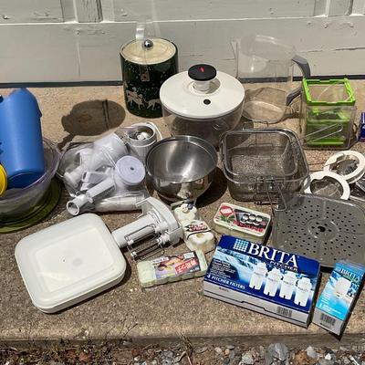 G402 Kitchen Items/Cooking Tools Lot