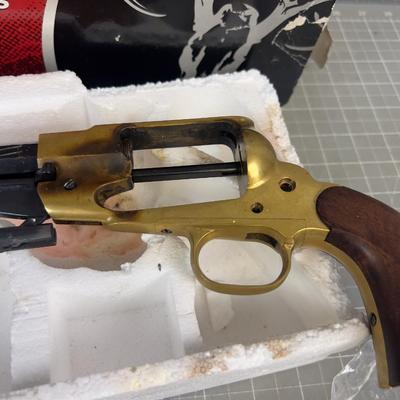 Sale Photo Thumbnail #25: This is in Pieces. It has not been Tested. Needs to be Seen by a Professional Gun Smith before any use. 