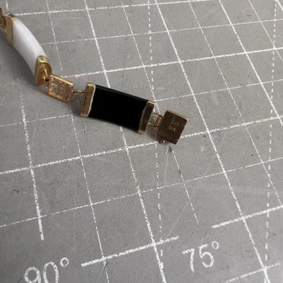 Sale Photo Thumbnail #224: Very Good Condition. NICE!!!!! 7-1/2" Hallmarked 14 K Probably around $230 Worth of Gold. 