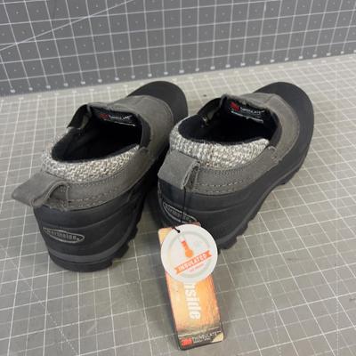 Sale Photo Thumbnail #594: Snow Shoes Water Proof. Insulated. NEW not worn. Size 6 NO BOX 