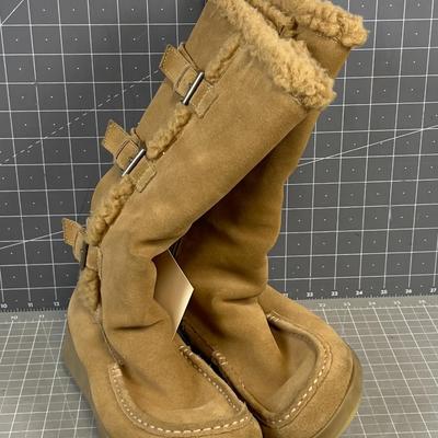 Sale Photo Thumbnail #597: Gum Sole by ALDO Women's 38 Used. Wearable