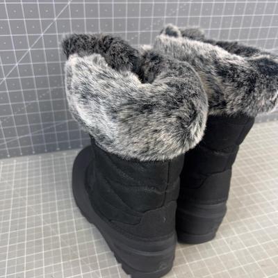 Sale Photo Thumbnail #623: New Size 10 Never Worn. 