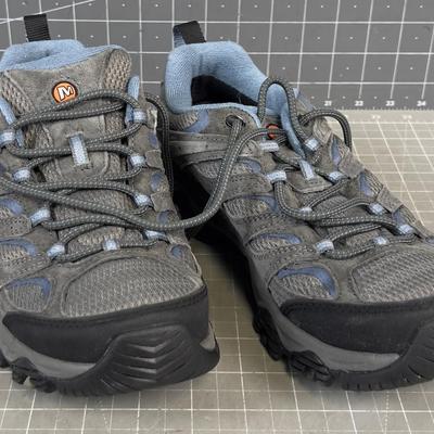 Sale Photo Thumbnail #625: NEW but look like they have been worn once. 
