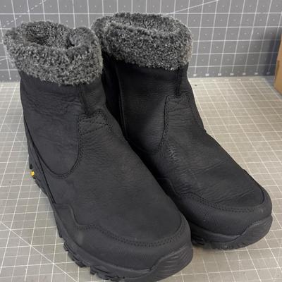 Sale Photo Thumbnail #636: New Snow Boot. Women Size 10 NEW 