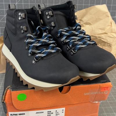 Sale Photo Thumbnail #642: NEW women's Size 8 Hiker