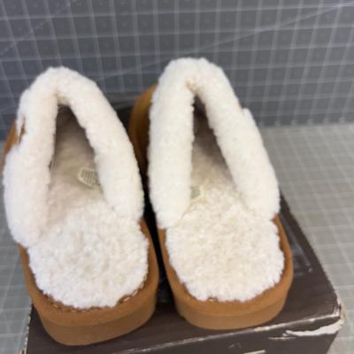Sale Photo Thumbnail #652: NEW CUTE TOO!!! Size 6 