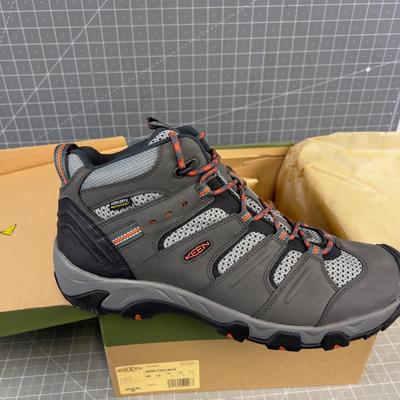 Sale Photo Thumbnail #661: New in the BOX Size 13 Men's 