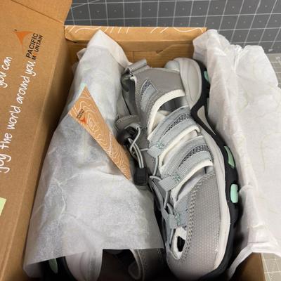 Sale Photo Thumbnail #664: NEW women's Size 9-1/2